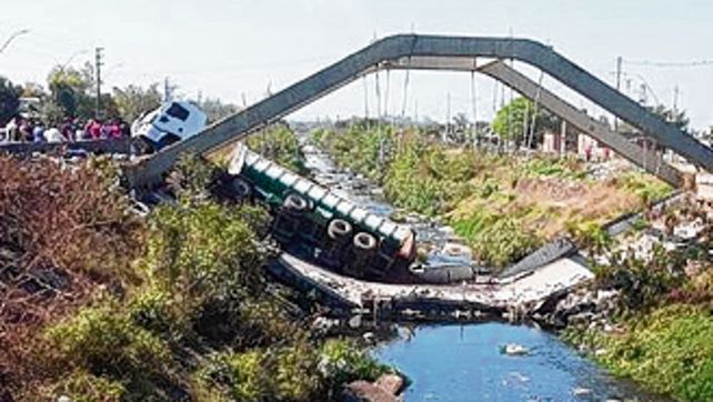 Milagro. El camionero se salvó.