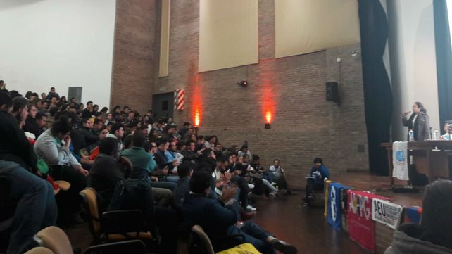 La agenda de los universitarios por una nueva hora americana