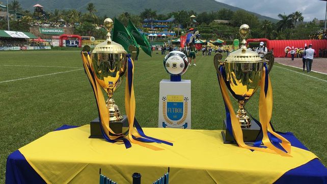 Un paranaense gritó campeón en el fútbol guatemalteco