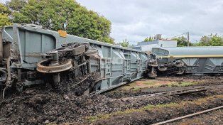 Del descarrilamiento al abandono: vecinos de Villa Setúbal reclamaron por el desastre que dejó el retiro de los vagones