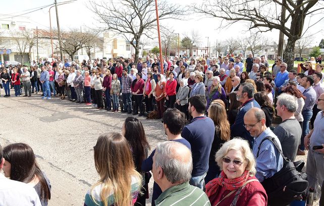 Concepción del Uruguay inauguró un monumento a las Abuelas y Madres
