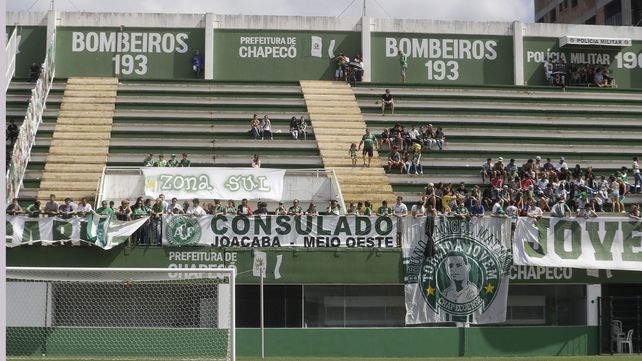 La tragedia del Chapecoense enlutó al fútbol mundial