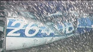 Rescatan el cuerpo hallado en el avión, no saben si es Emiliano