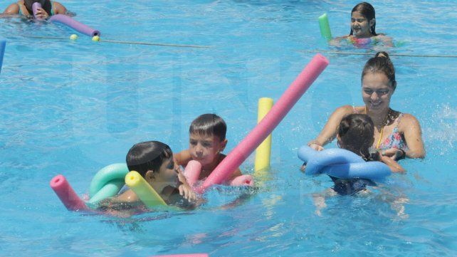 Verano en las piletas del club de Pescadores de Paraná