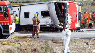 Trece alumnas mueren al chocar un colectivo en el noreste de España