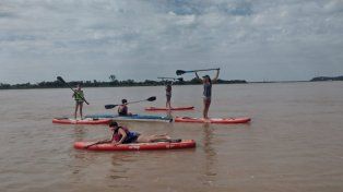 El SUP es una de las disciplinas que tendrá el Tetratlón del Paraná.