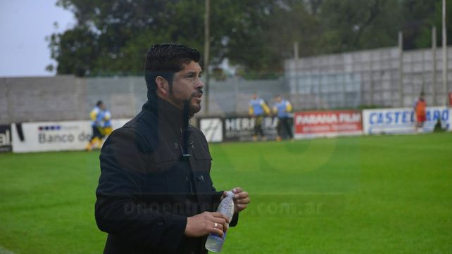 El Decano debutó con una derota ante Flandria como local