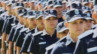 Mujeres policías reclaman una Ley que las proteja de los abusos dentro de la fuerza