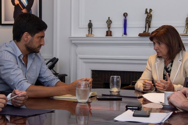 Patricia Bullrich y Maximiliano Pullaro se encontrarán este lunes en un acto a realizarse en el Monumento a la Bandera. Presentarán el programa conjunto de seguridad.&nbsp;