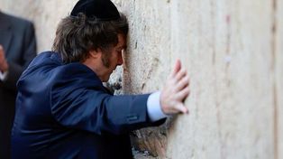 Desde Israel, el jefe del Estado se despachó con duras críticas a mandatarios provinciales y legisladores.