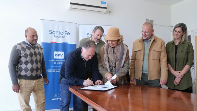 La firma del contrato se realizó en la comuna de Pueblo Andino.