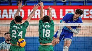 Luciano Vicentín en acción ante Bulgaria.