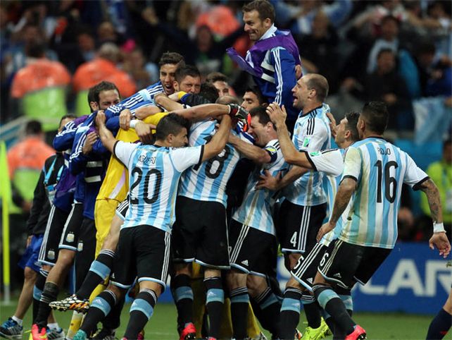 Argentina a la final: el festejo de los jugadores en la cancha