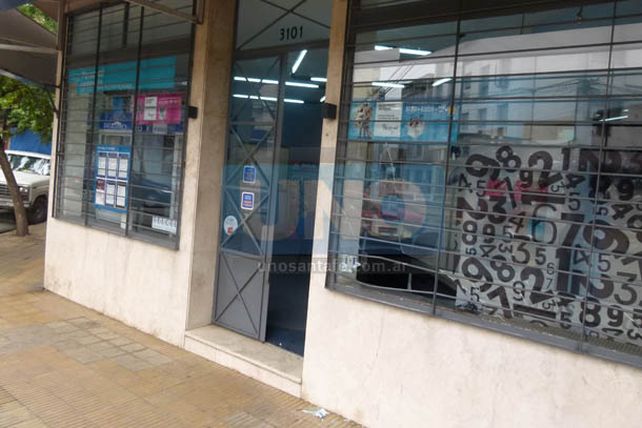 Un menor con permiso de la cárcel de Las Flores robó y lo detuvo la policía