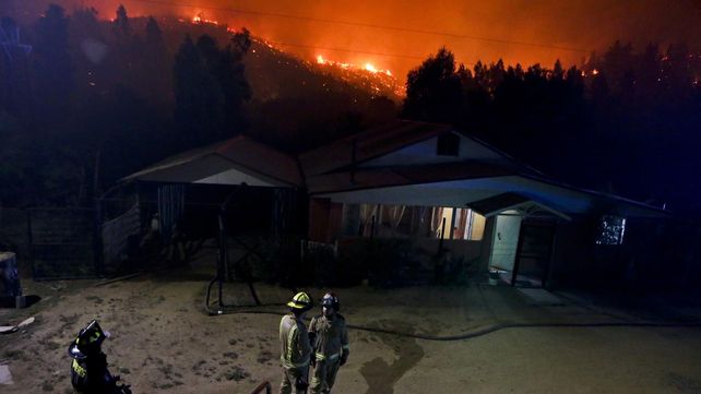 Las imágenes más estremecedoras de los incendios forestales en Chile