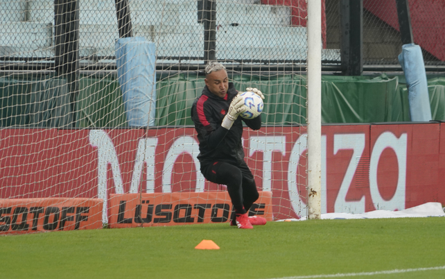 Keylor Navas es una de las figuras de Newells en este Apertura 2025.