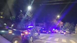 Un hombre disparó contra dos mujeres y un niño en plena Avenida Blas Parera este sábado.