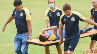 Francesco Lo Celso se rompió los ligamentos de la rodilla y estará varios meses sin jugar