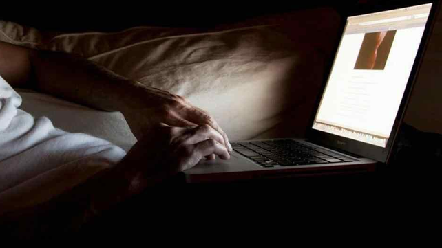 Detienen a un hombre por ciberacoso a una nena de 12 años