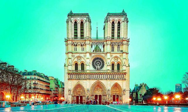 La catedral Notre Dame es uno de los monumentos más populares de la capital francesa.
