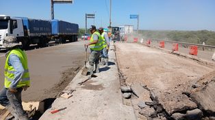 Las primeras acciones de la nueva concesionaria del puente Rosario-Victoria incluyeron la realización de una nueva rotonda de llegada a Victoria y el bacheo que elimine el ahuellamiento de la ruta nacional.