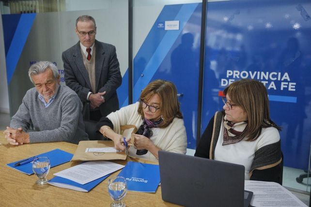 Tren Santa Fe-Laguna Paiva: se presentaron cinco ofertas para la construcción de paradas