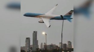 El nuevo avión presidencial aterrizó en Argentina tras una polémica maniobra