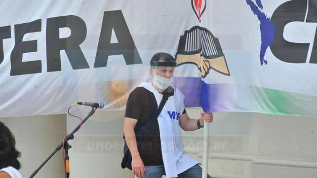 Docentes en la Carpa Blanca de Agmer.