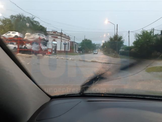 Por las intensas lluvias, una parte de Nogoyá se inundó