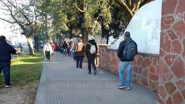 Vacunas: no harán combinaciones para completar segunda dosis