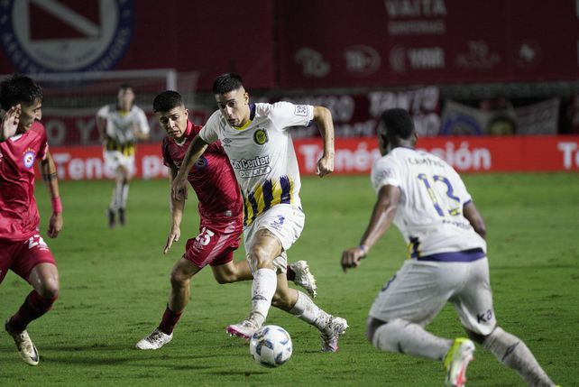 Agustín Sández se perdió el último encuentro por suspensión pero para Russo es el 3 titular y por eso volverá al equipo.