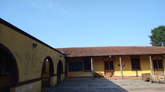 A un año de adjudicarse la obra escuela de María Luisa aún espera