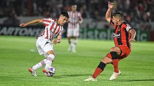 Defensores de Belgrano goleó a San Martín (T) y es semifinalista del Reducido.