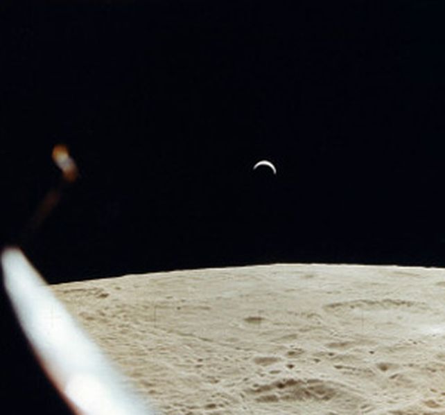 Desde el módulo de mando en la órbita de la Luna