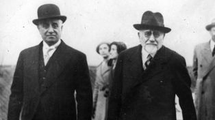 Joaquín Lagos y Lisandro de la Torre en una foto sacada en el Hipódromo del parque Independencia.&nbsp; 