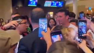 Scaloni salió de paseo por Rosario y fue abordado por un grupo de hinchas