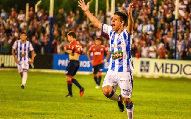 Unión oficializó las llegadas de Cañete y Luna Diale