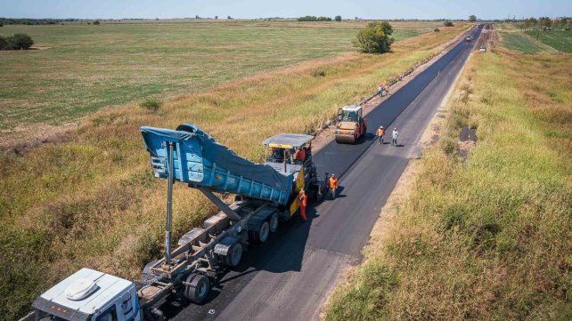 Avanza en la rehabilitación de la ruta provincial 32