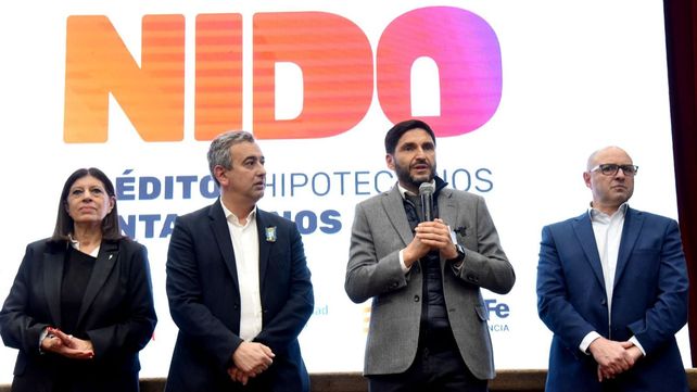 Presentación de créditos Nido con el gobernador Maximiliano Pullaro y &nbsp;el intendente de Rosario