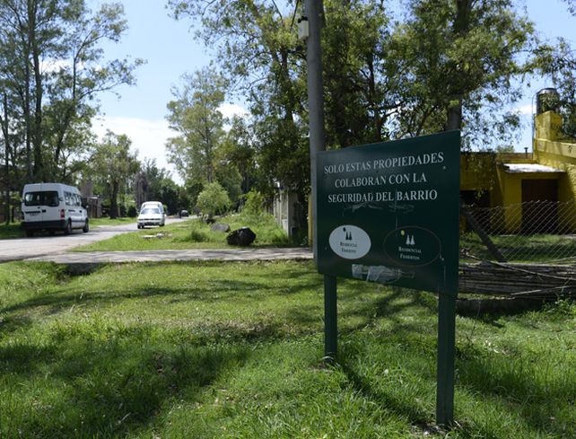 Rosario: vecinos de barrio Tango cavaron un zanjón para evitar el ingreso de delincuentes
