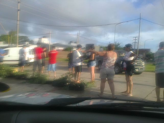 Vecinos de Barrio Las Delicias se manifestaron en Aristóbulo del Valle