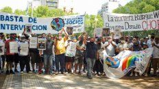 Los manifestantes marcharon hacia la sede de Gobierno para ser atendidos por funcionarios del Inaes Los manifestantes marcharon hacia la sede de Gobierno para ser atendidos por funcionarios del Inaes