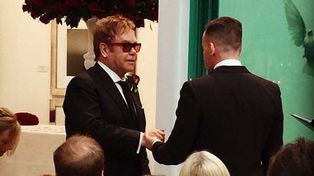 Elton John le puso un broche de oro a 20 años de vida con David Furnish