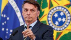 Apuntó y tiró. Bolsonaro fustigó a los periodistas ante las denuncias que recibió por un gasto en alimentos. Apuntó y tiró. Bolsonaro fustigó a los periodistas ante las denuncias que recibió por un gasto en alimentos.