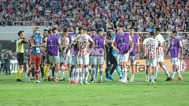 Unión fue más que Junior pero no pudo quebrar la resistencia colombiana y empató en el inicio de la Sudamericana.