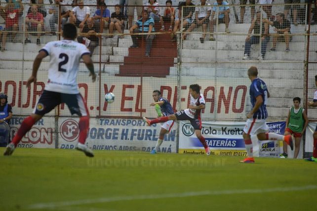 Atlético Paraná sumó su segunda victoria consecutiva como local