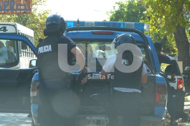 Megaoperativos policiales en los barrios del sur de la ciudad de Santa Fe