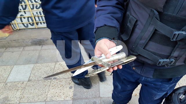 Peleas, robos y violencia en  una pensión de Mendoza 2700