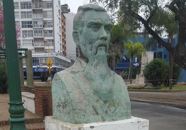 Restaurarán el busto de Leandro N. Alem