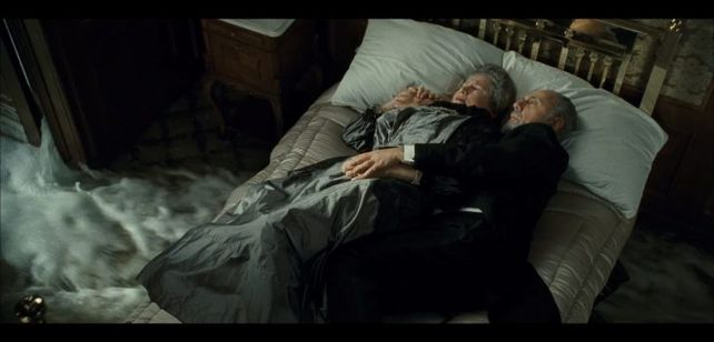 La escena de los ancianos que deciden morir juntos, esta basada en una pareja de la vida real